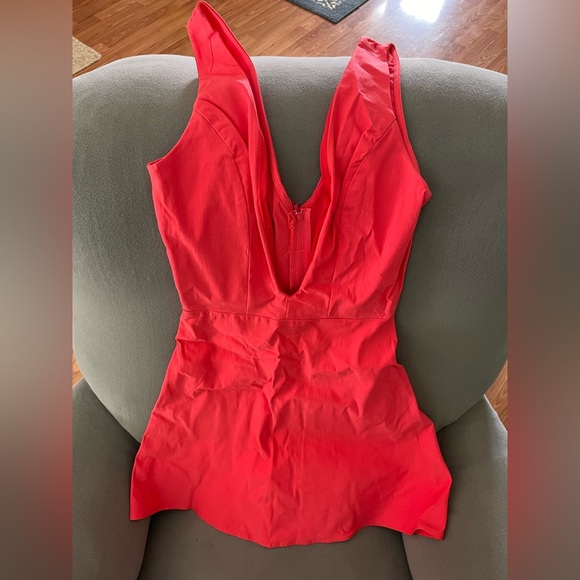 Dresses - Picture 10 of 10